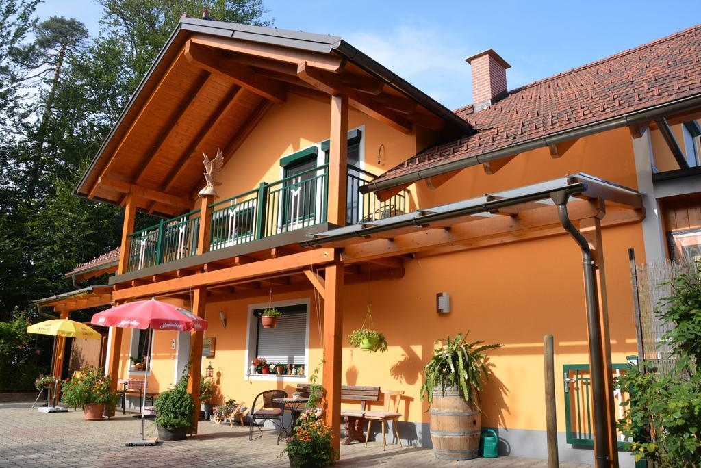 Gaestehaus Schmid Sankt Johann im Saggautal Kültér fotó